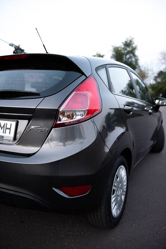 Хэтчбек Ford Fiesta 2015 в Кривом Роге