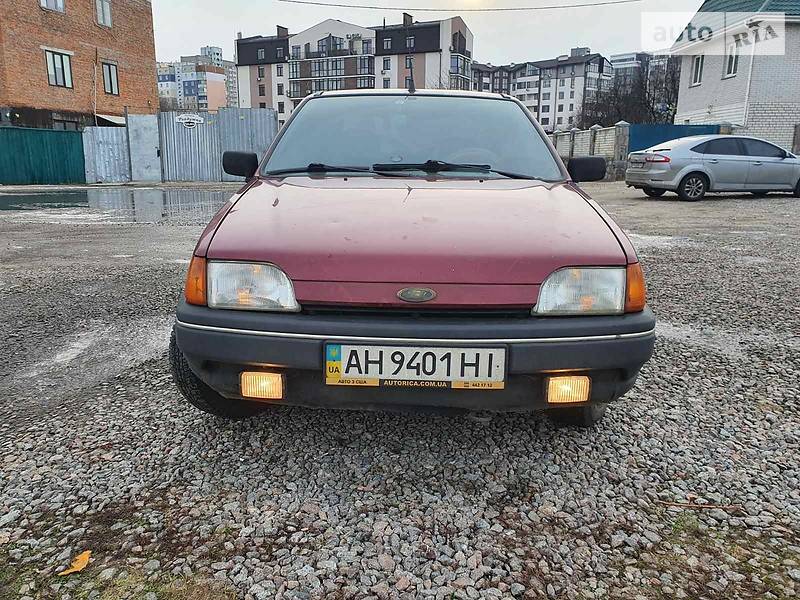 Хэтчбек Ford Fiesta 1991 в 