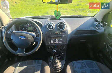 Хэтчбек Ford Fiesta 2007 в Радомышле