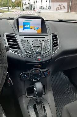 Хэтчбек Ford Fiesta 2015 в Львове