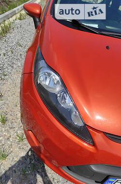 Хэтчбек Ford Fiesta 2012 в 