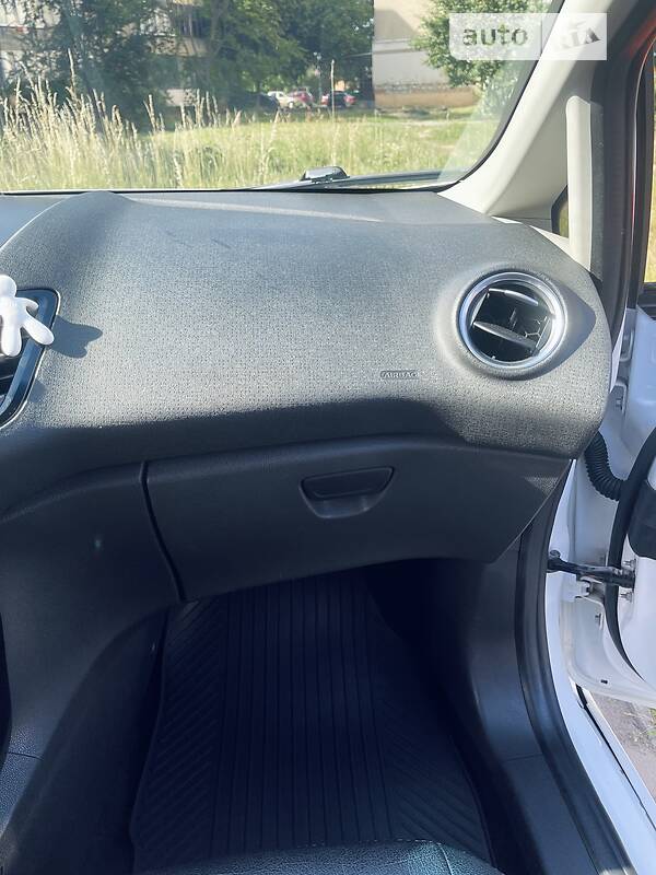 Хэтчбек Ford Fiesta 2013 в Ужгороде