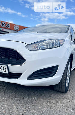 Седан Ford Fiesta 2016 в Києві