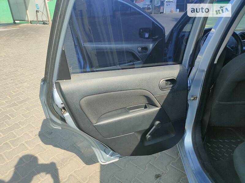 Хэтчбек Ford Fiesta 2005 в Одессе