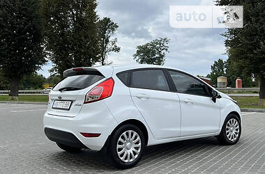 Хэтчбек Ford Fiesta 2017 в 