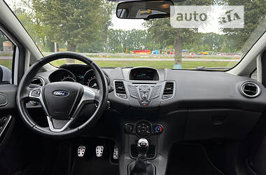 Хэтчбек Ford Fiesta 2017 в 