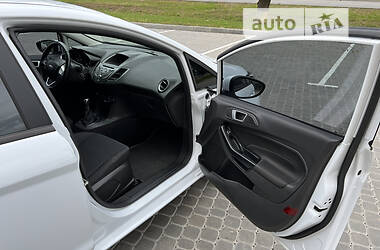 Хэтчбек Ford Fiesta 2017 в 