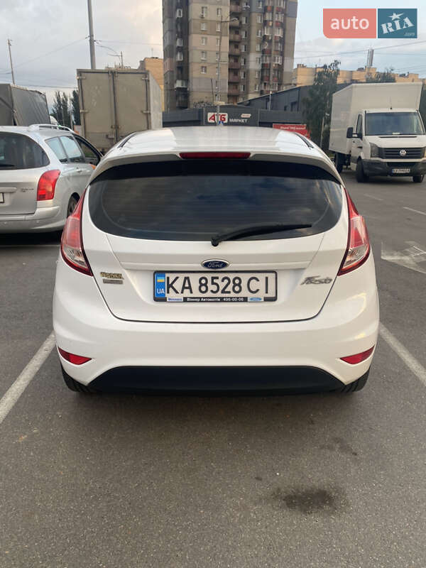 Хэтчбек Ford Fiesta 2013 в Киеве