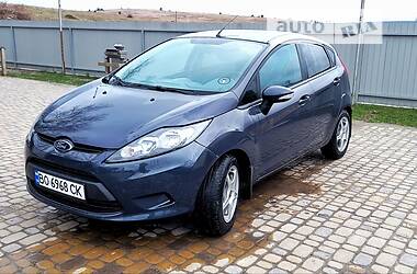 Хэтчбек Ford Fiesta 2010 в 