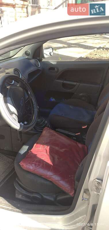 Хэтчбек Ford Fiesta 2006 в Одессе