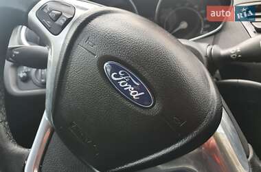 Хэтчбек Ford Fiesta 2013 в 