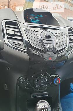 Хэтчбек Ford Fiesta 2013 в 
