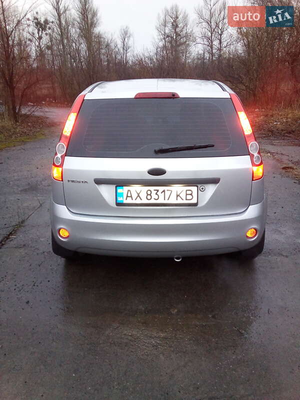 Хэтчбек Ford Fiesta 2007 в Змиеве