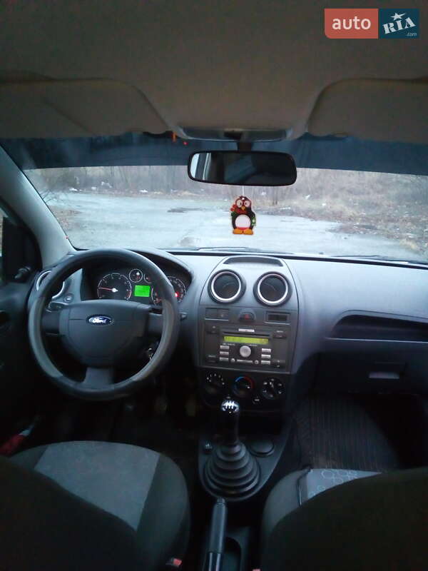 Хэтчбек Ford Fiesta 2007 в Змиеве