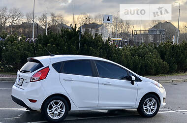 Хэтчбек Ford Fiesta 2019 в 