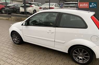 Хэтчбек Ford Fiesta 2007 в Черновцах