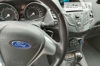 Хэтчбек Ford Fiesta 2013 в 