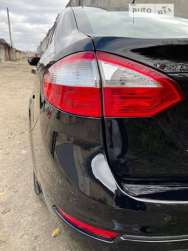 Седан Ford Fiesta 2018 в Днепре