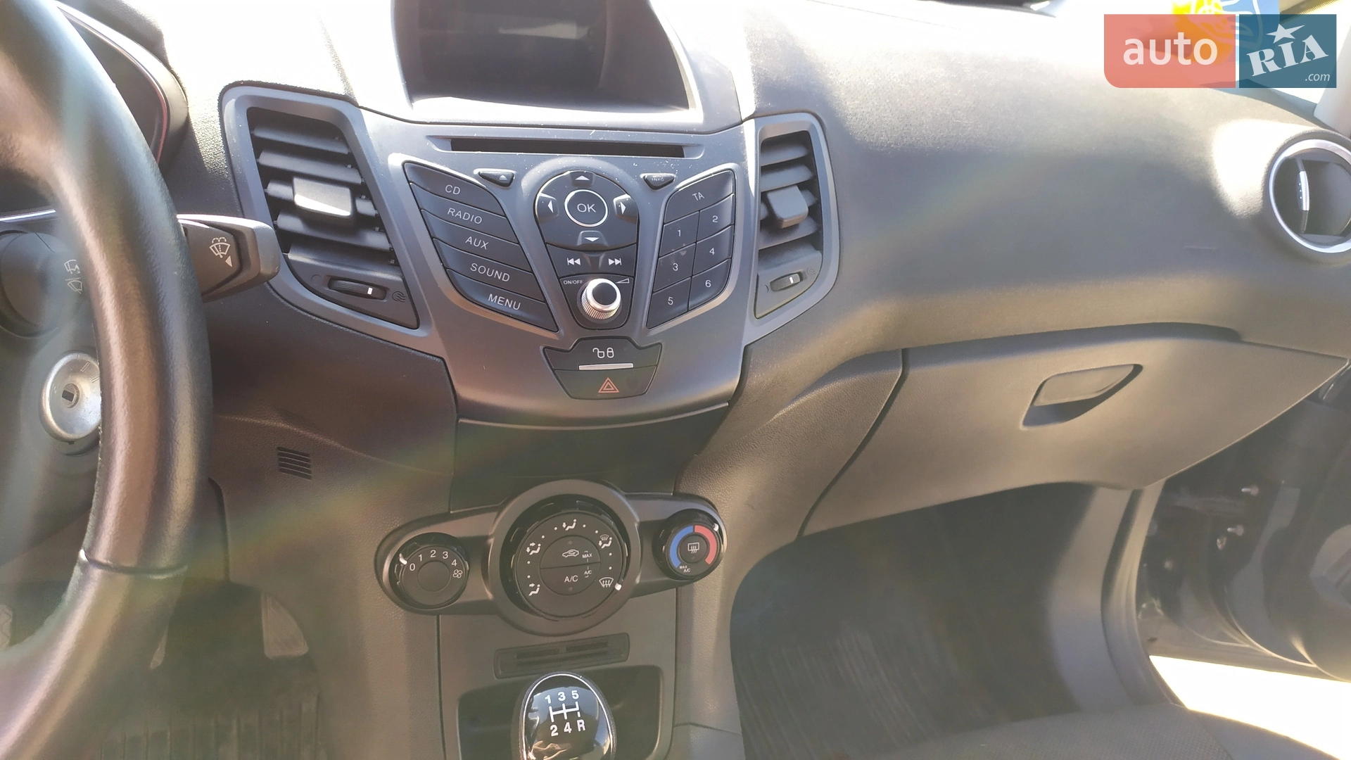 2015 Ford Fiesta - мініатюра 6