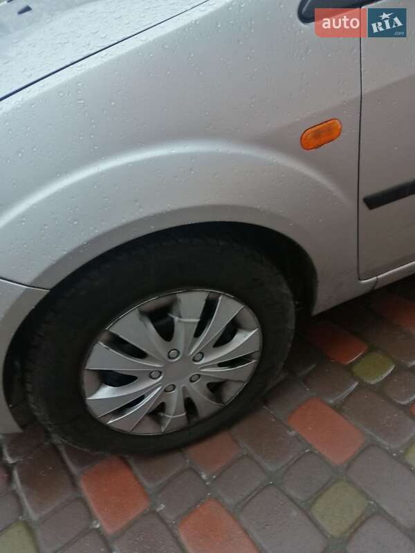 Хетчбек Ford Fiesta 2005 в Дніпрі