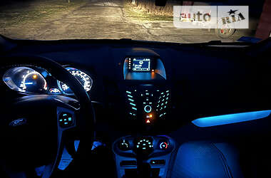 Седан Ford Fiesta 2015 в 