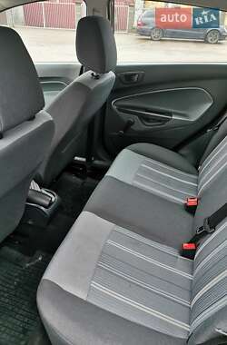 Хэтчбек Ford Fiesta 2009 в 