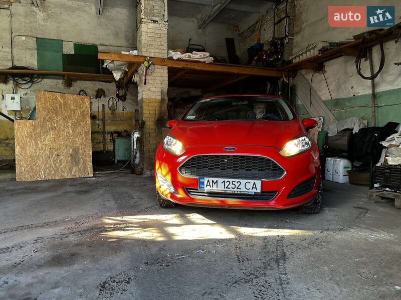 Хэтчбек Ford Fiesta 2016 в Радомышле фото 7 Хэтчбек Ford Fiesta 2016 в Радомышле