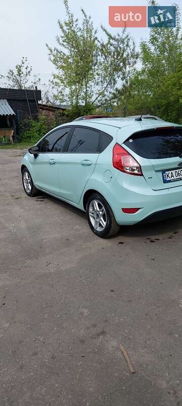 Хэтчбек Ford Fiesta 2016 в Киеве