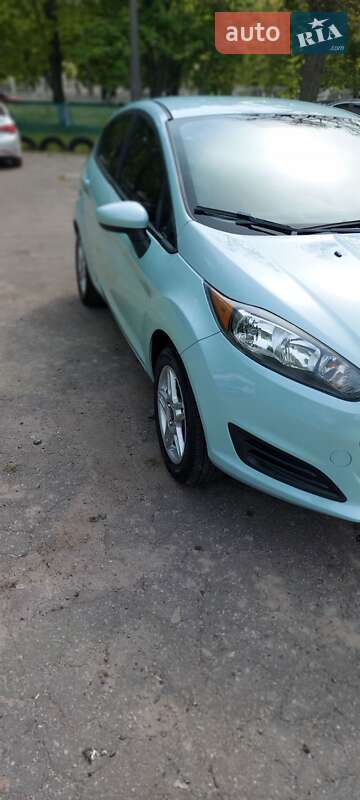Хэтчбек Ford Fiesta 2016 в Киеве