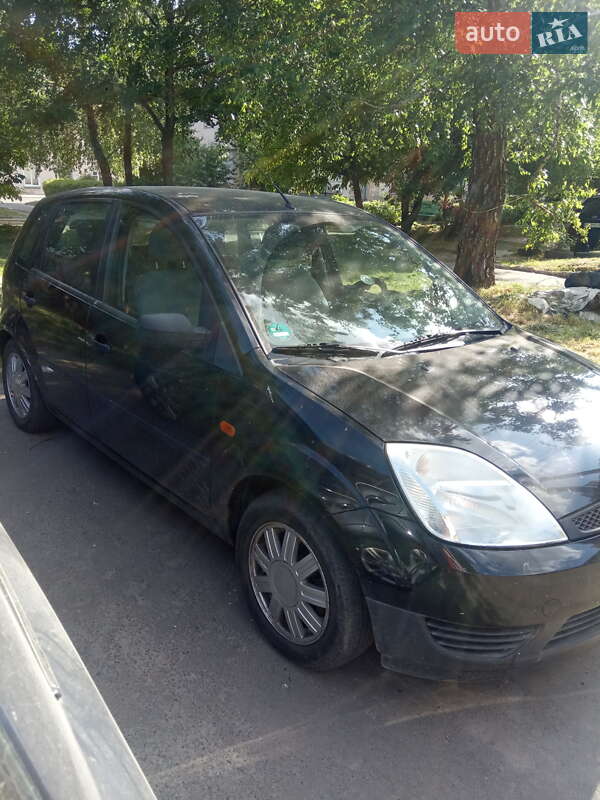 Хэтчбек Ford Fiesta 2002 в Нововолынске