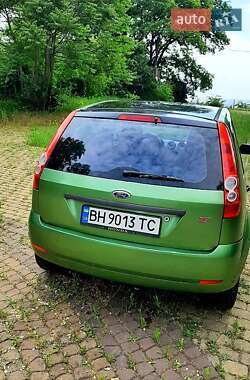 Хэтчбек Ford Fiesta 2006 в 