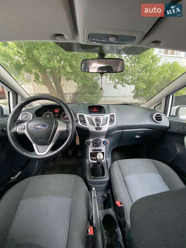 Хэтчбек Ford Fiesta 2012 в Киеве