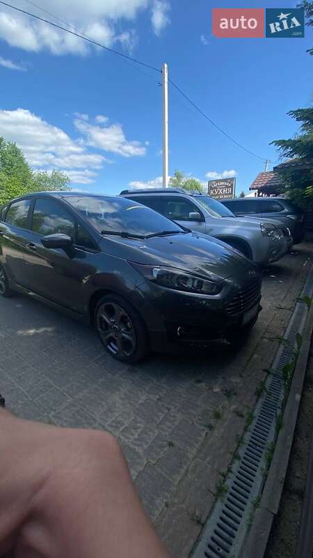 Хетчбек Ford Fiesta 2018 в Івано-Франківську