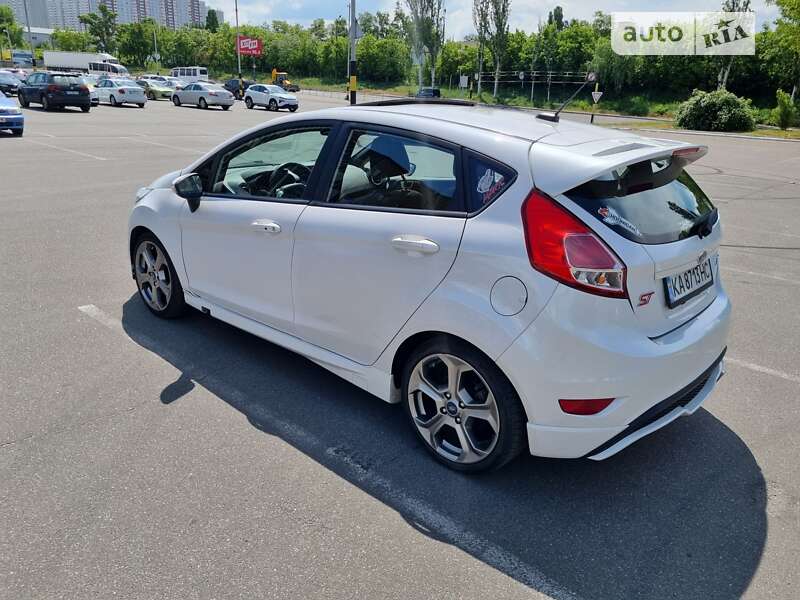 Хэтчбек Ford Fiesta 2019 в Киеве
