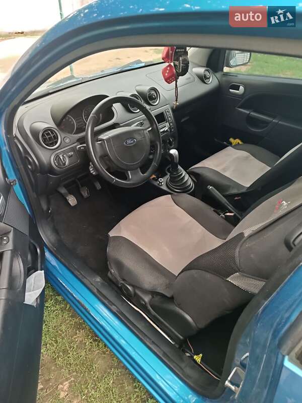 Хэтчбек Ford Fiesta 2004 в Томашполе фото 5 Хэтчбек Ford Fiesta 2004 в Томашполе