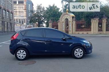 Хетчбек Ford Fiesta 2012 в 