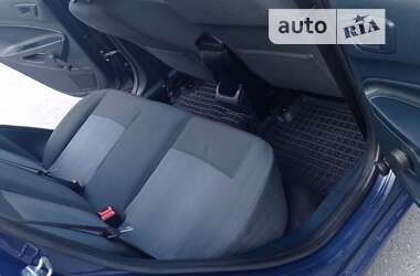 Хетчбек Ford Fiesta 2012 в 