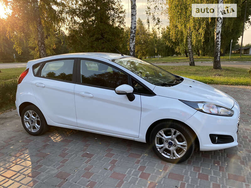 Хэтчбек Ford Fiesta 2015 в Лубнах фото 2 Хэтчбек Ford Fiesta 2015 в Лубнах
