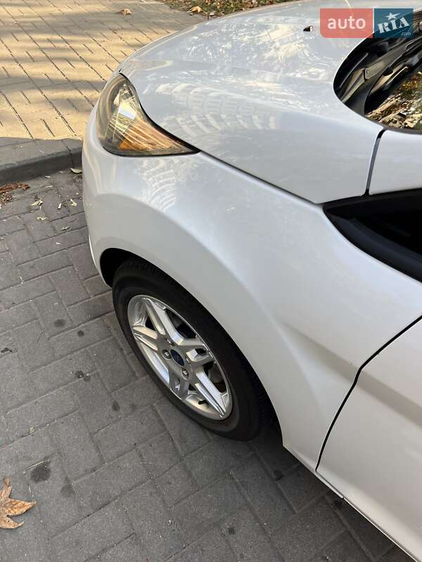 Седан Ford Fiesta 2019 в Дніпрі