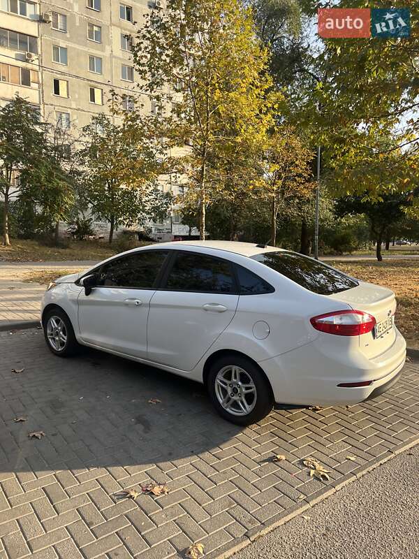 Седан Ford Fiesta 2019 в Днепре