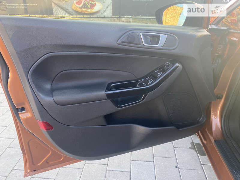 Хэтчбек Ford Fiesta 2015 в Хмельницком