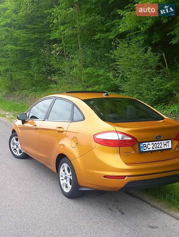 Седан Ford Fiesta 2016 в Львове