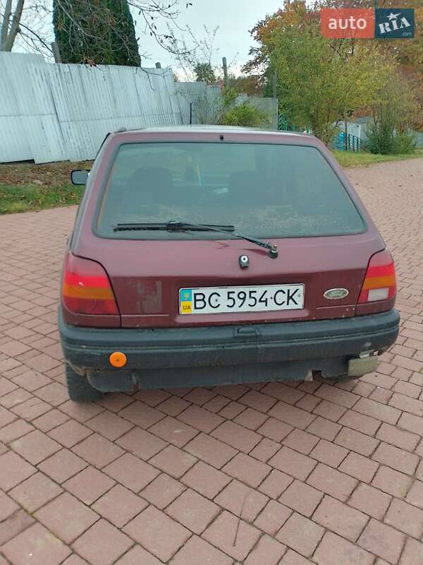 Хэтчбек Ford Fiesta 1989 в Трускавце