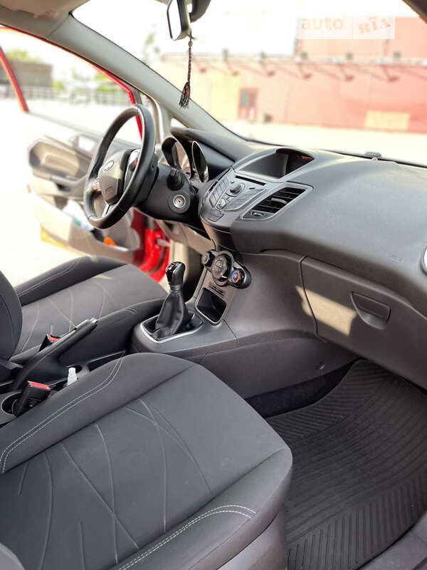 Хетчбек Ford Fiesta 2014 в Києві