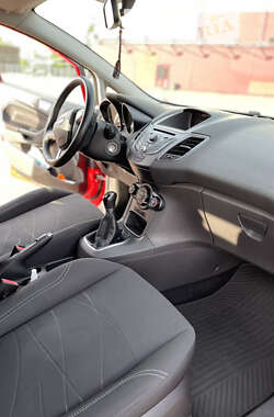 Хэтчбек Ford Fiesta 2014 в 