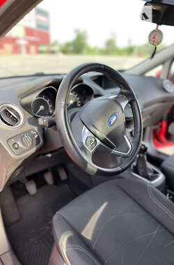Хэтчбек Ford Fiesta 2014 в 