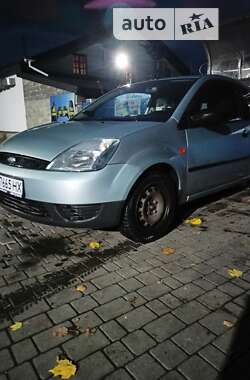 Хэтчбек Ford Fiesta 2003 в Долине