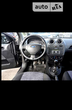 Хэтчбек Ford Fiesta 2008 в Новояворовске