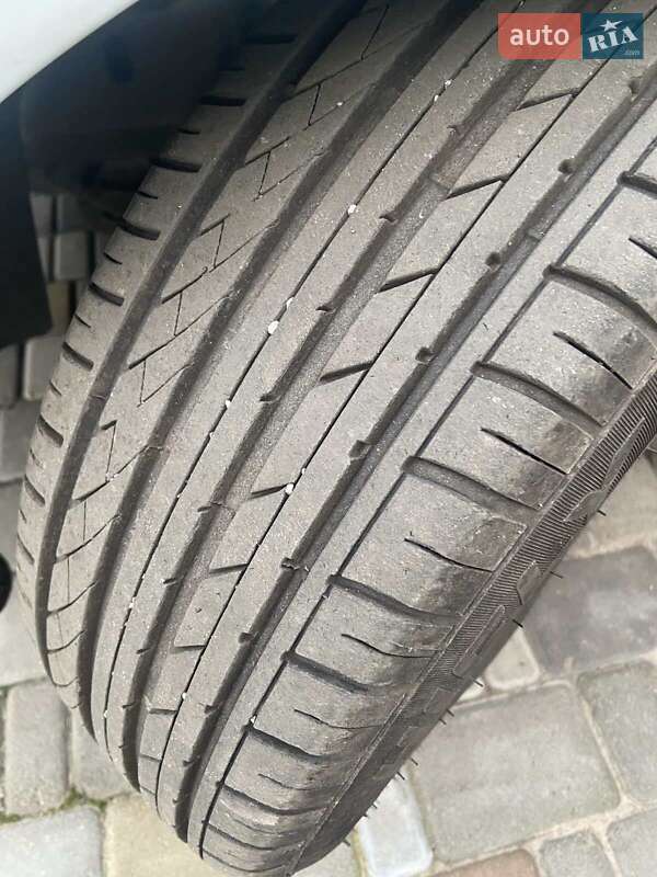 Седан Ford Fiesta 2019 в Киеве фото 10 Седан Ford Fiesta 2019 в Киеве