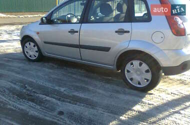 Хэтчбек Ford Fiesta 2008 в Хусте